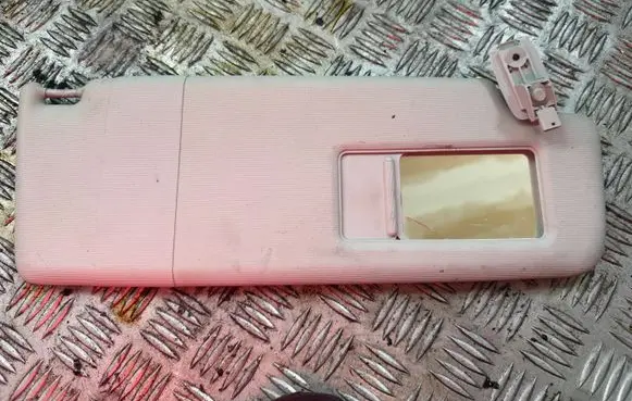 Volkswagen Tiguan Sun visor 