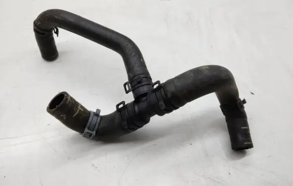Volkswagen PASSAT B7 Engine coolant pipe/hose