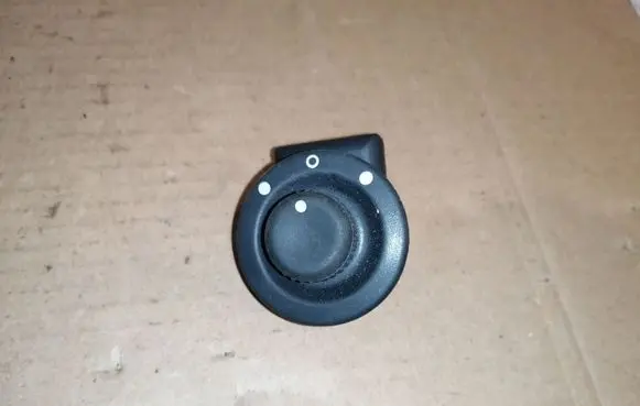 Wing mirror switch