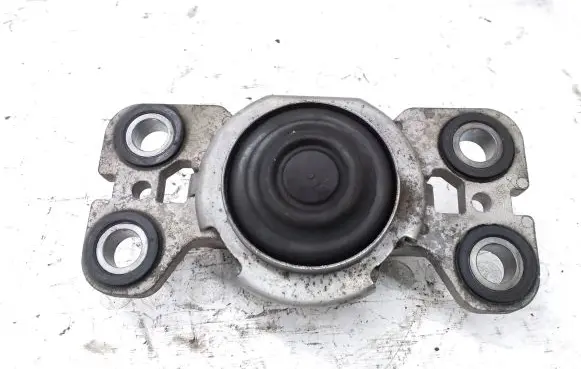 Volvo XC60 Engine mount bracket 31401307