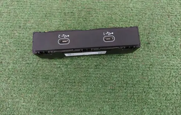 Audi Q3 F3 USB socket connector 4N1035736
