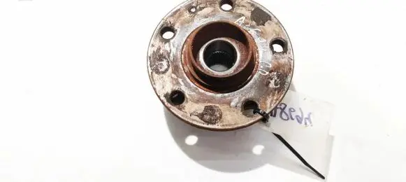 Skoda Octavia Mk2 (1Z) Front wheel hub