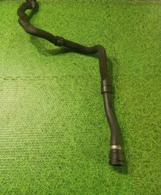 BMW X5M E70 Engine coolant pipe/hose 7589734