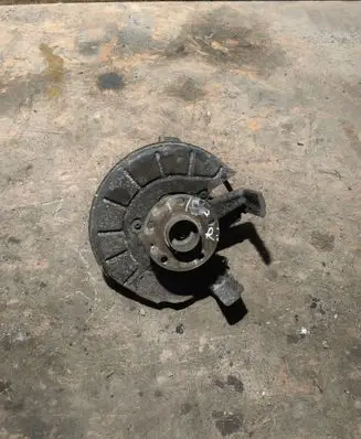 Volkswagen Jetta VI Front wheel hub 