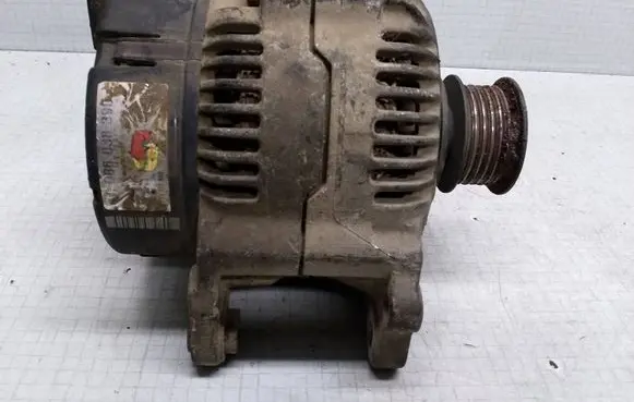 Volkswagen Golf III Generator/alternator 086038390 0123310019