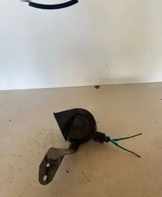 Audi A6 S6 C5 4B Horn signal 0052383