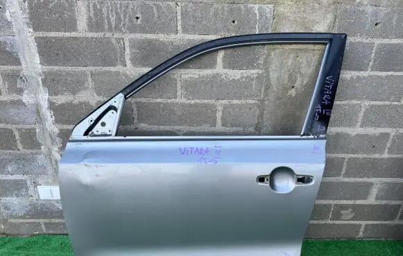 Suzuki Vitara (LY) Rear door