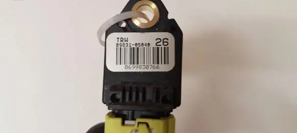 Toyota Avensis T270 Airbag deployment crash/impact sensor 8983105040