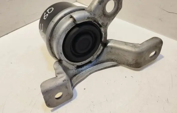 Volvo XC60 Engine mount bracket 30671245 6G926F012DD