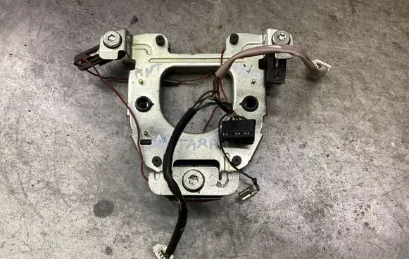 Steering wheel buttons/switches