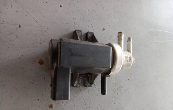 Ford Galaxy Turbo solenoid valve 1J0906627A