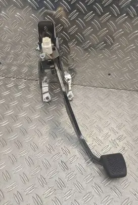 Toyota Auris E180 Brake pedal 