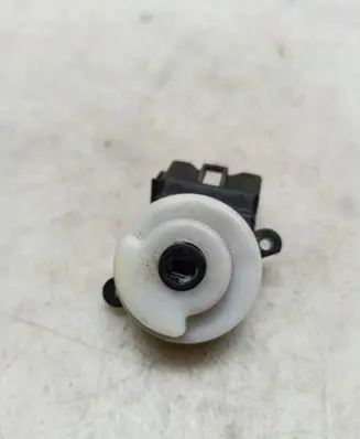 Mitsubishi Pajero Sport I Ignition lock contact IG2STACC
