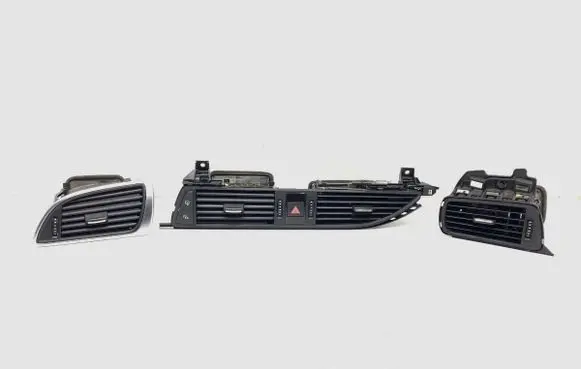 Audi A6 C7 Dashboard side air vent grill/cover trim 4G1820901