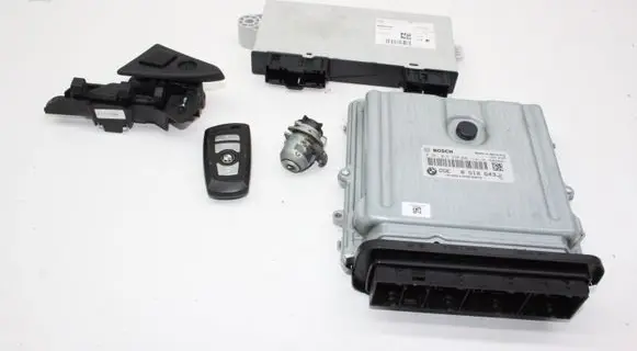 BMW 5 F10 F11 Engine ECU kit and lock set 8510643 0281016938