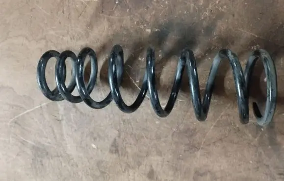 Lexus IS 200-300 Rear coil spring