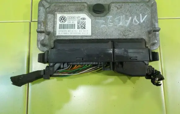 Volkswagen Polo V 6R Engine control unit/module BC0116089E 18AB27