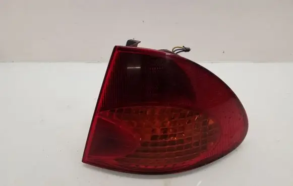 Toyota Avensis T220 Rear/tail lights 2329