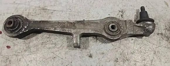 Volkswagen PASSAT B5.5 Front control arm 4D0407155P