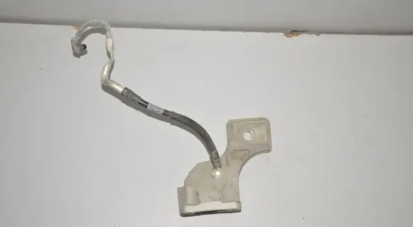 Land Rover Discovery 4 - LR4 Engine mounting bracket AH226037BB AH2214301DE