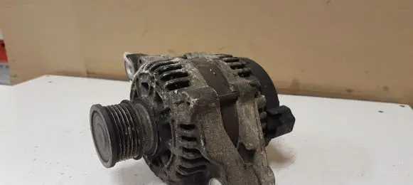 Opel Insignia A Generator/alternator 13502583