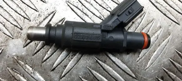 Toyota Corolla E120 E130 Fuel injector 232500D030 0280156019