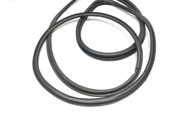Nissan Navara D23 Rubber seal front door (on door) 