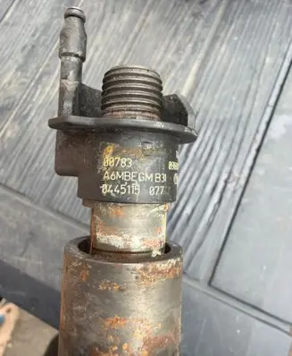 BMW 5 E60 E61 Fuel injector 0445115077