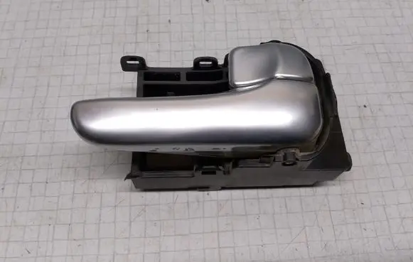 Nissan Almera Tino Front door interior handle