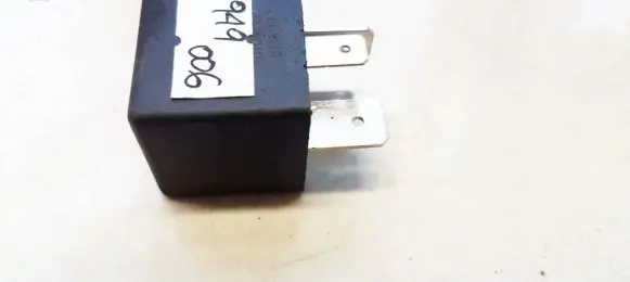 Volkswagen PASSAT B4 Other relay