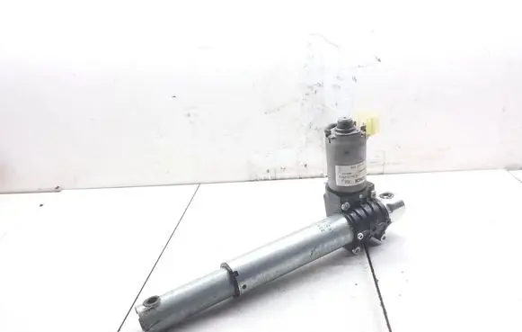BMW 5 F10 F11 Seat adjustment motor 9168756 0390204012
