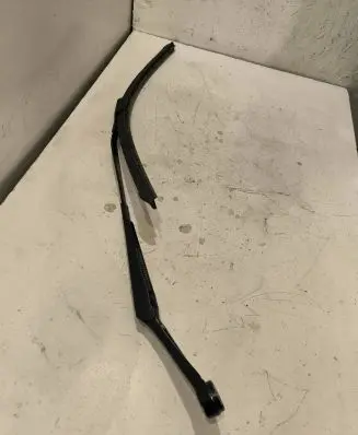 Audi Q3 8U Front wiper blade arm 74432