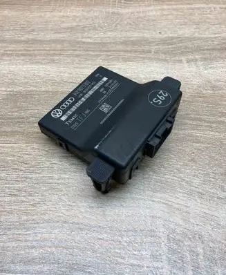 Volkswagen Golf V Gateway control module 1K0907530E 1K0907951