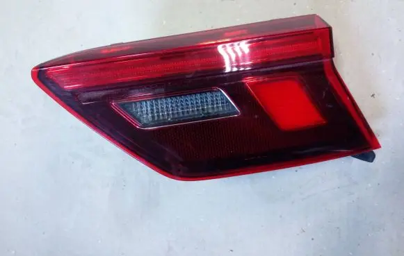 Volkswagen Tiguan Rear/tail lights 5NA945094F