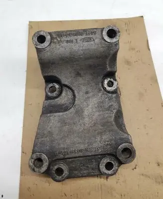 Ford Focus Engine mounting bracket 98FF19D624AB