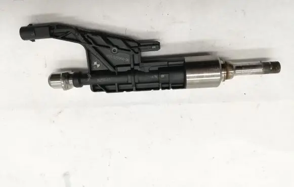 BMW 1 F20 F21 Fuel injector 7639990