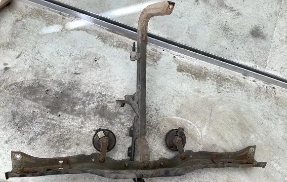 Toyota Avensis T250 Radiator support slam panel bracket 12356