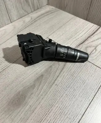 Nissan Primera Wiper control stalk 25260