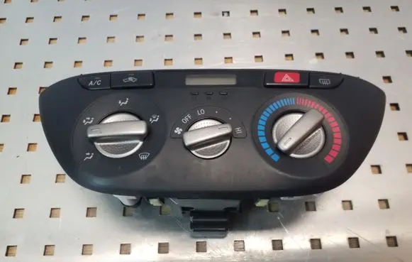 Toyota RAV 4 (XA20) Climate control unit 5590042140