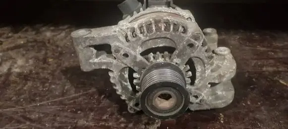 Volvo S40 Generator/alternator 30667071 3M5T10300VC