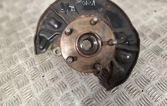 Toyota Corolla Verso AR10 Front wheel hub 4350205040 477820F010