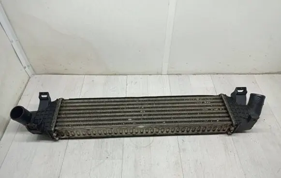 Ford Focus Intercooler radiator 3m5h9l440ae