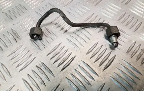 Chrysler Grand Voyager V Fuel injector supply line/pipe 