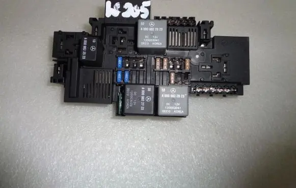 Mercedes-Benz C W205 Fuse box set A2229063202