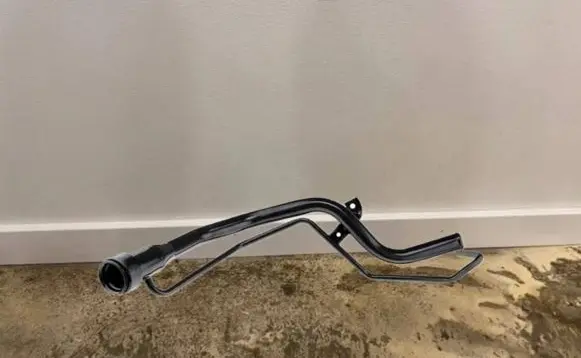 Fuel tank filler neck pipe