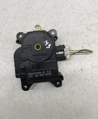 Mazda 3 I Air flap motor/actuator 8610000990 HB601BN8V01