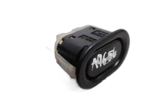 Tailgate opening switch