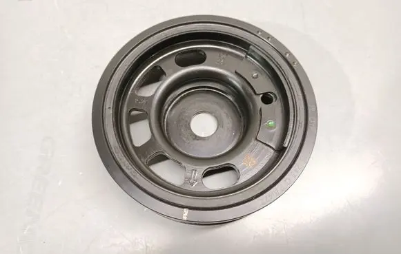Skoda Kamiq Crankshaft pulley 04C105243AA