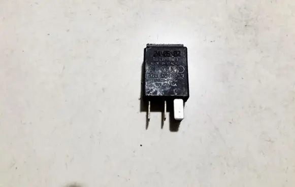 Audi A4 S4 B6 8E 8H Other relay 8z0951253