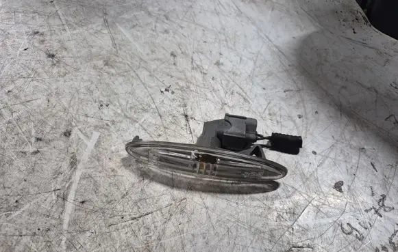 Lexus IS 220D-250-350 Front fender indicator light 30308